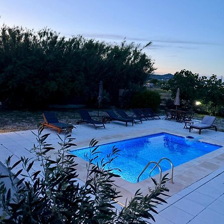 Summer Breeze Villa 아판토우 외부 사진