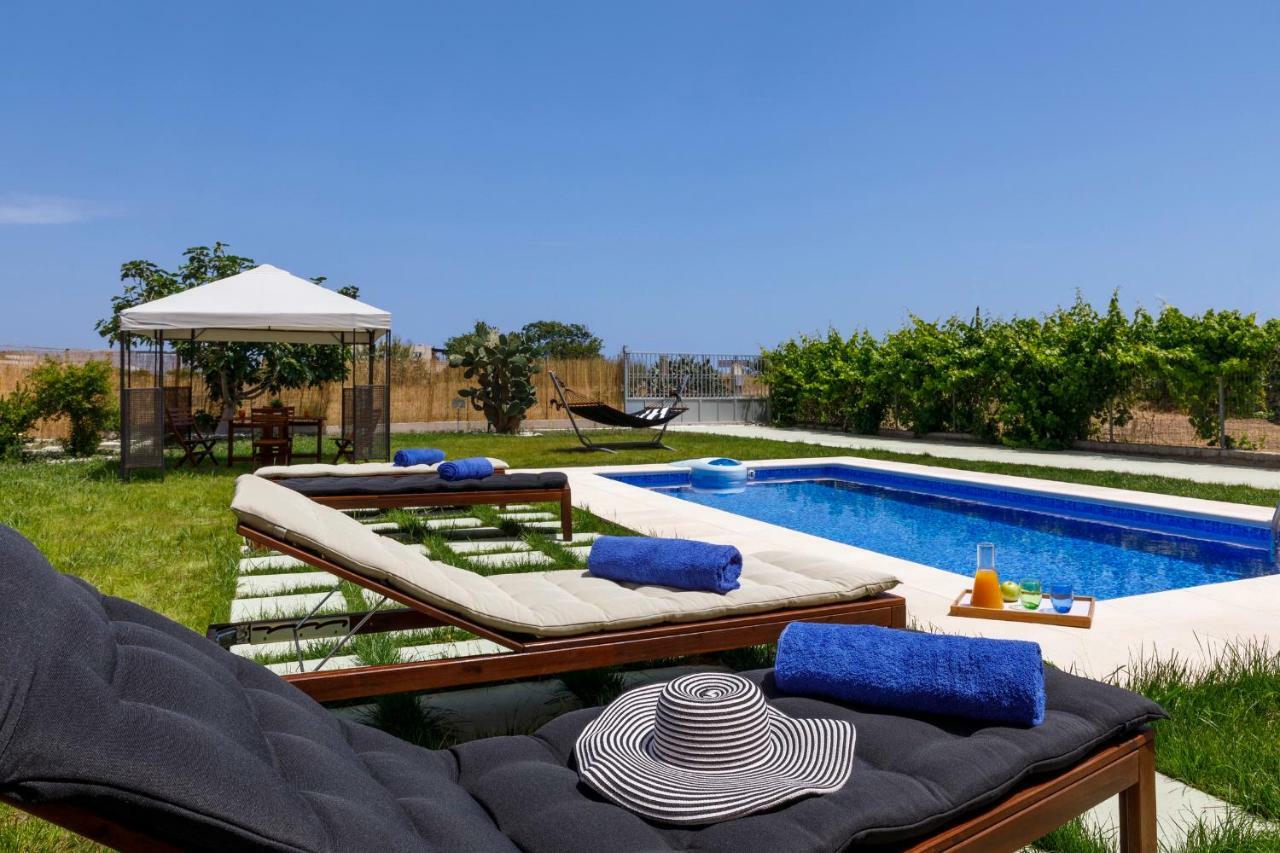 Summer Breeze Villa 아판토우 외부 사진