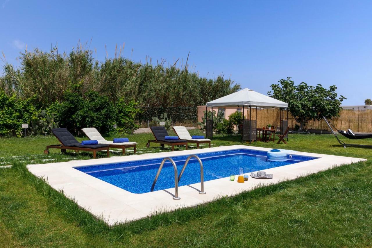 Summer Breeze Villa 아판토우 외부 사진